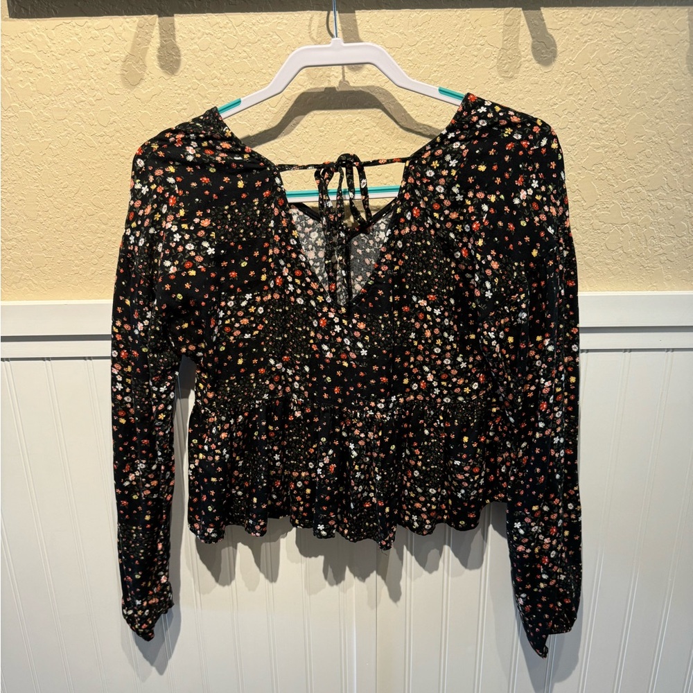Floral Crop Top - Picture 2 of 3